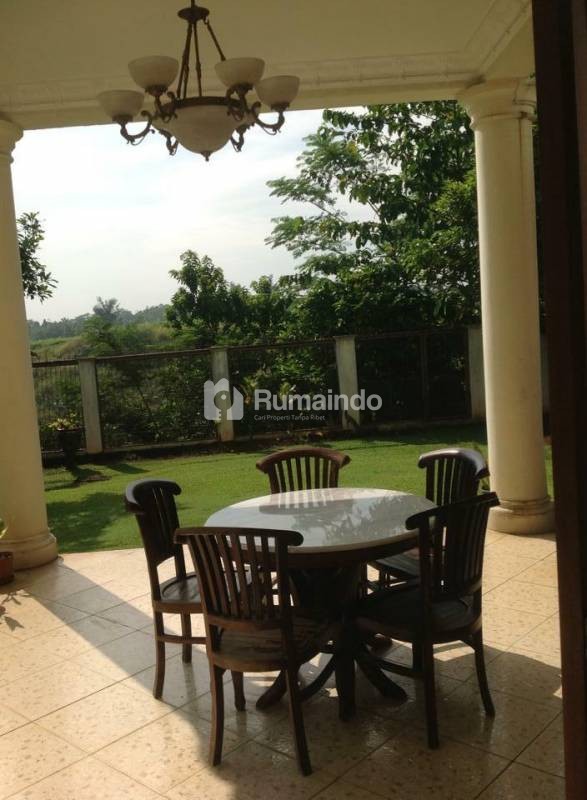 Rumah cantik clasik ada taman belakang luas @citra grand cibubur