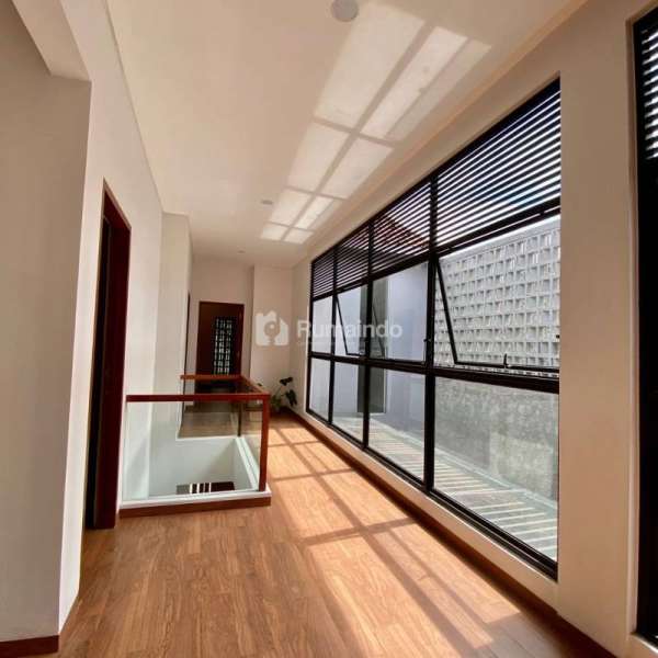 Rumah Minimalis Modern di Lebak Bulus, Jaksel forsale!