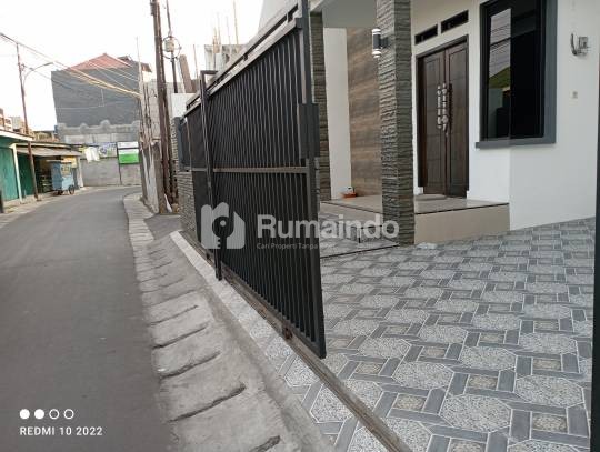 Dijual Rumah Siap Huni Lokasi Strategis di Pasar Rebo, Jakarta Timur