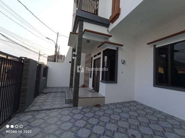 Dijual Rumah Siap Huni Lokasi Strategis di Pasar Rebo, Jakarta Timur