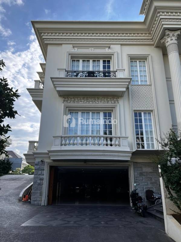 Rumah DIJUAL PIK BGM Ebony uk 1045m2 Elegant at Jakarta Utara