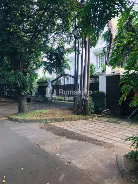 DIJUAL RUMAH DI JL.SRIWIJAYA,KEBAYORAN BARU