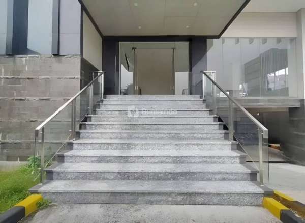 GEDUNG BARU DI JL.PRAMUKA RAYA-BANGUNAN 4 LANTAI+BASEMENT & ROOFTOP