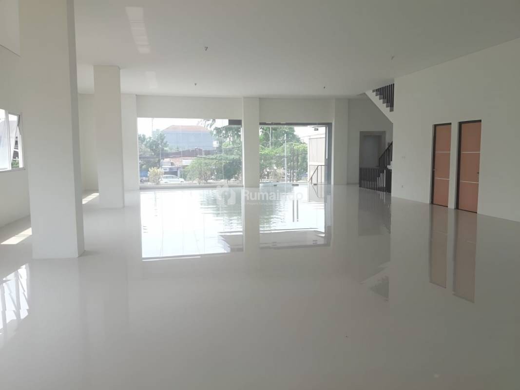 GEDUNG BARU DI JL.PRAMUKA RAYA-BANGUNAN 4 LANTAI+BASEMENT & ROOFTOP