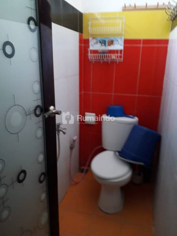 DIJUAL Kost/Homestay  belakang Giant Waru/depan SNA