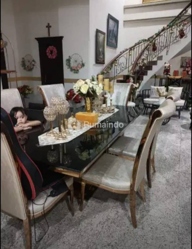 Rumah Full Furnish Siap Huni Dekat Tengah Kota Di Pusat Bisnis Surabaya