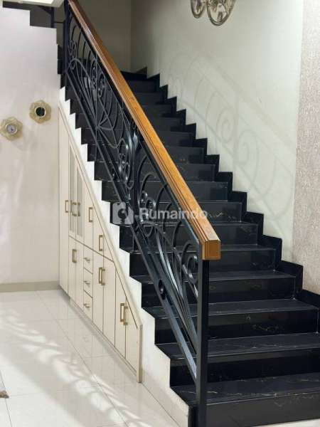 Rumah Siap Huni Full Furnish & Interior 2 lantai di Cempaka Putih Jakarta Pusat