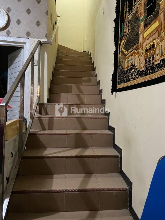 RUMAH BAGUS 2 LANTAI HARGA BAGUS DI SAWOJAJAR 2 MALANG.