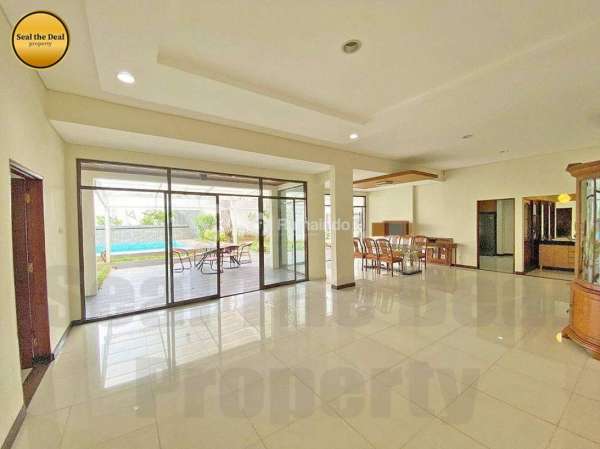 Disewakan Rumah di Area Kuningan Jakarta Selatan STD294