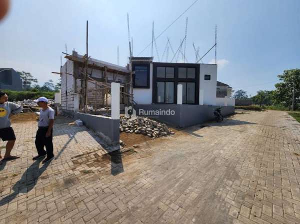 Villa Modern Setengah Jadi View Alam Akses Mudah Di Green Garden Batu
