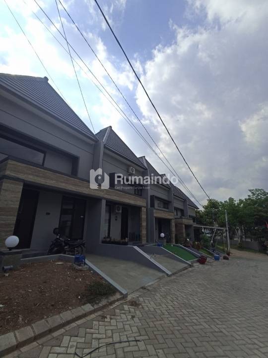 Villa modern dan ekslusif di Permata Garden Regency Batu