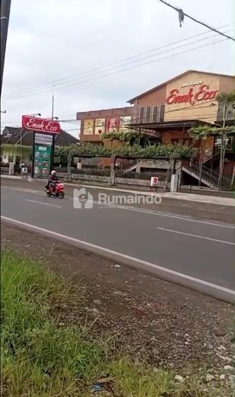 Tanah Poros Jalan Raya Murah Strategis di Area Bisnis Pakisaji Malang