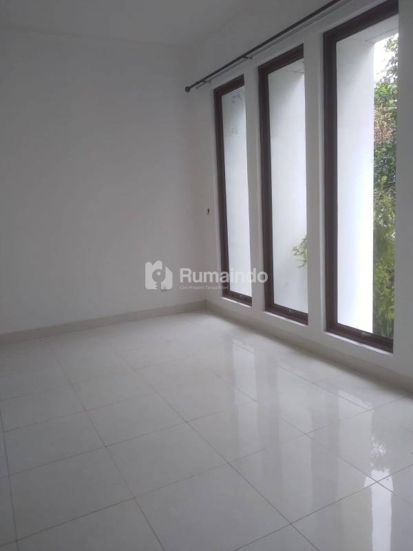 DISEWAKAN RUMAH LOKASI DISCOVERY CLUSTER CONCERVA BINTARO