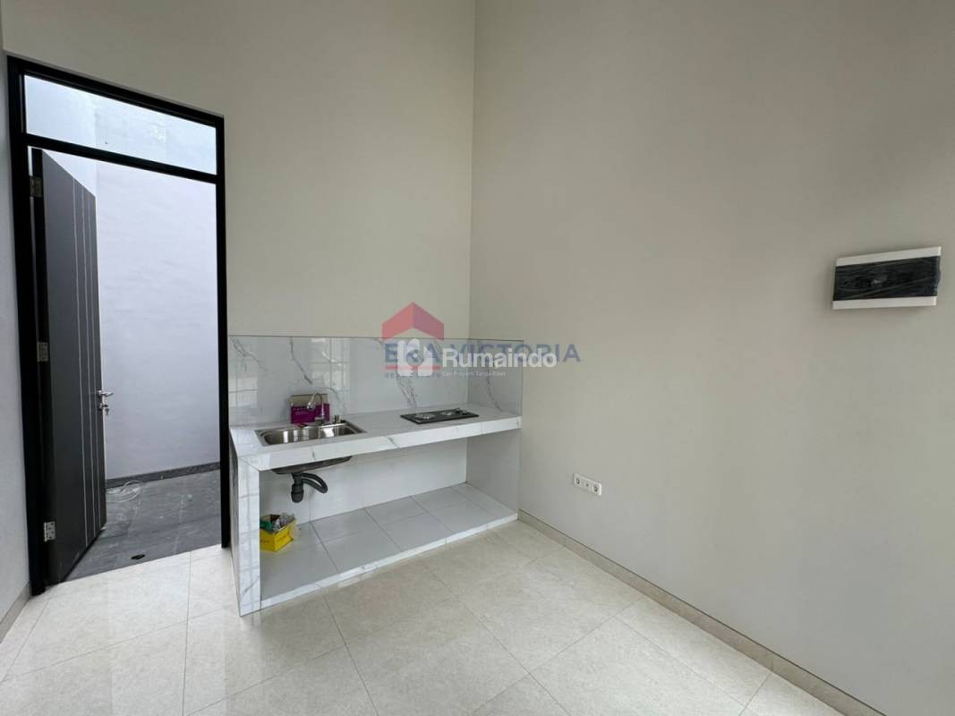 rumah impian Anda di kawasan eksklusif Villa Forest Hill, dikelilingi pemandangan pegunungan yang menakjubkan, udara bersih, dan suasana tenang.