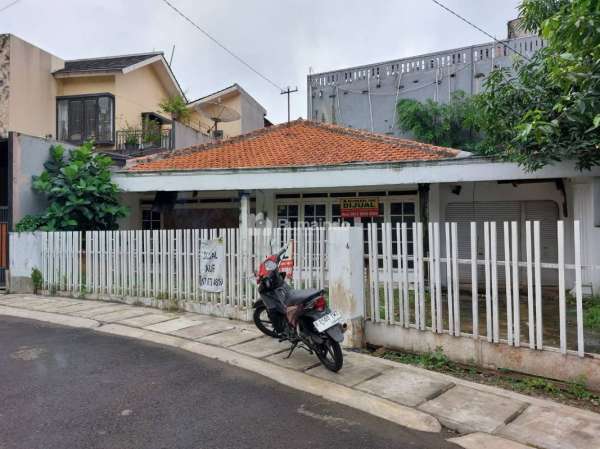 Dijual RUMAH (Hitung Tanah Saja), cocok untuk Kost/ Kantor/Mess Karyawan di Kebayoran Lama