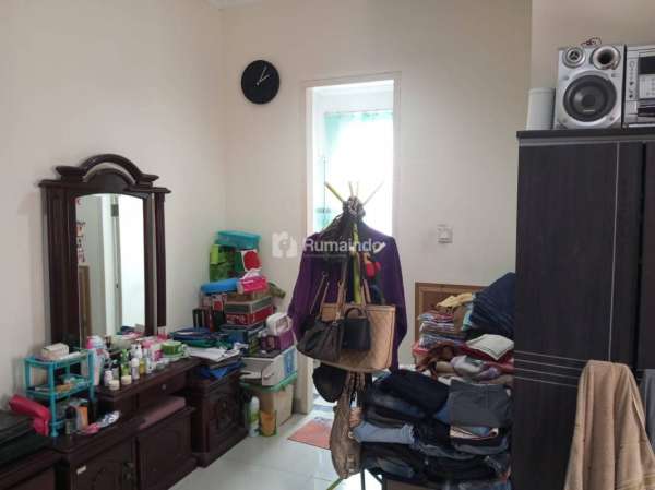 Dijual Rumah 2 Lantai semi furnish di Cluster Alicante Gading Serpong