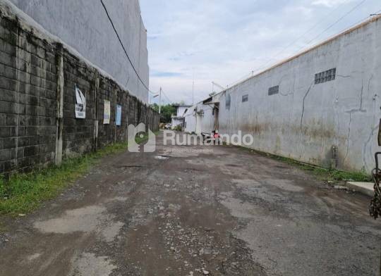 Dijual Buruuuaaaannn Toko + Rumah & Gudang Kediri