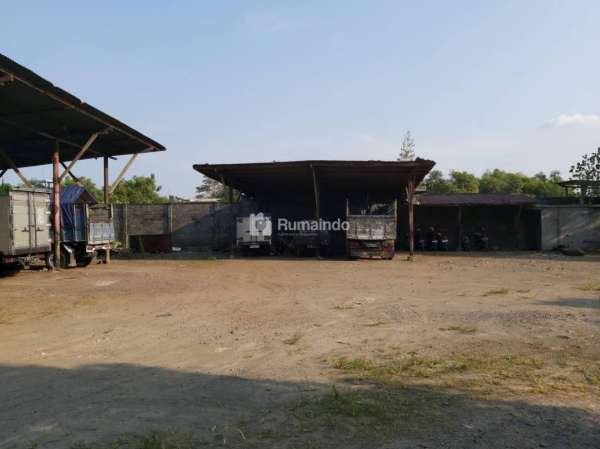 Dijual Buruuuaaaannn Toko + Rumah & Gudang Kediri