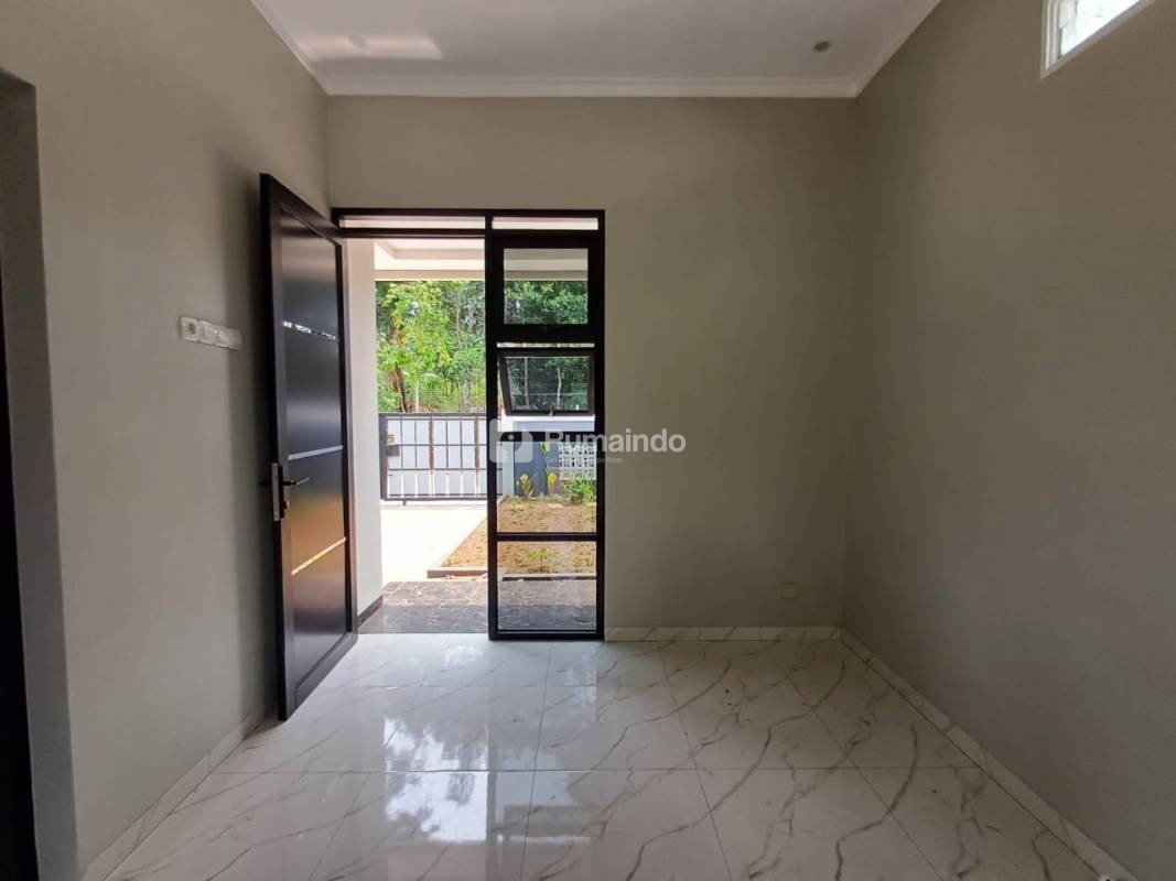 Rumah cantik modern murah dikota semarang dekat jalanraya
