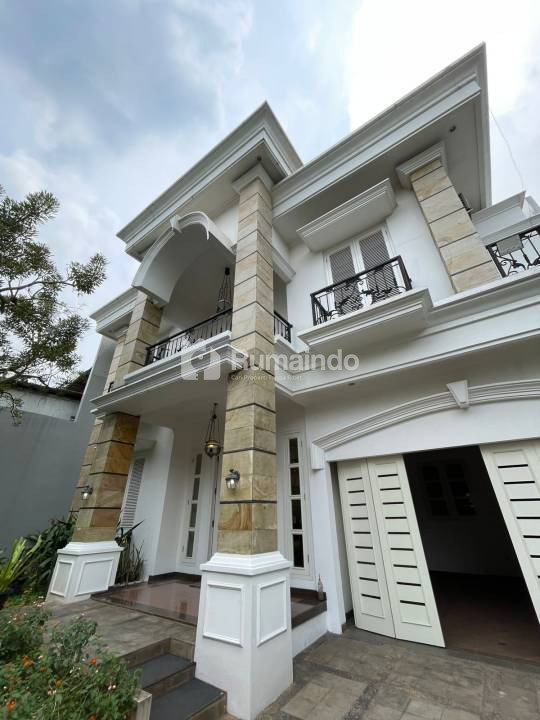 Rumah mewah lebak bulus Dkt taman cilandak Rs mayapda & fatmawati
