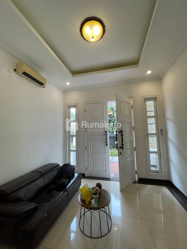 Rumah mewah lebak bulus Dkt taman cilandak Rs mayapda & fatmawati