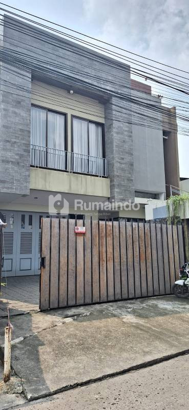 Rumah di Jalan Kemandoran Pluis, Grogol Utara, Kebayoran Lama, Jakarta Selatan, Dijual Cepat Melalui Lelang