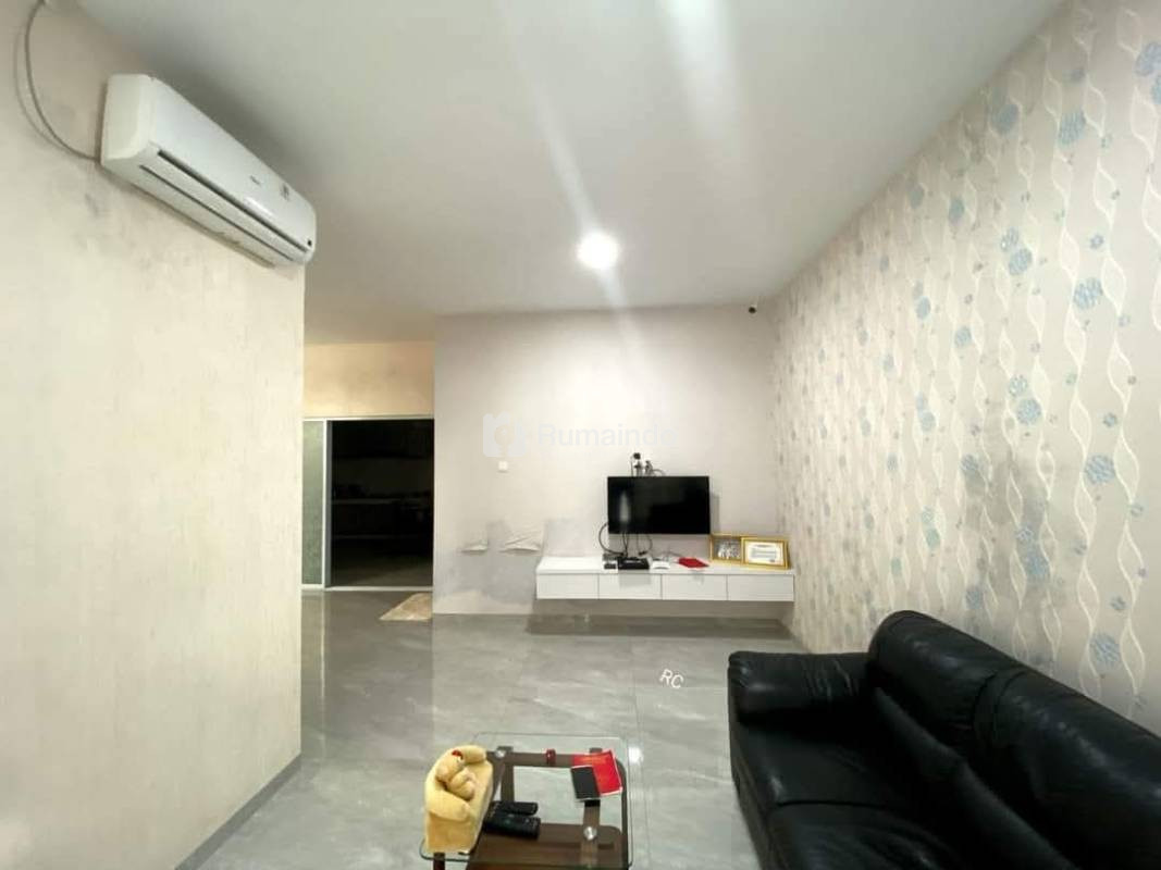 DiJUALCEPAT Rumah 2Lantai Hook Tengah GRAND ORCHID Hadap Barat Laut,  Batam Centre..