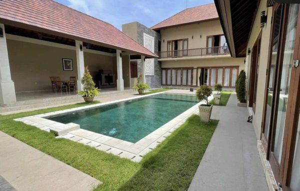 Vila Luxury di Jl Batur Sari Sanur Lokasi Premium Dekat Pantai