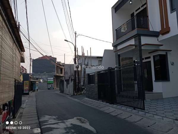 Dijual Rumah Siap Huni Lokasi Strategis di Pasar Rebo, Jakarta Timur