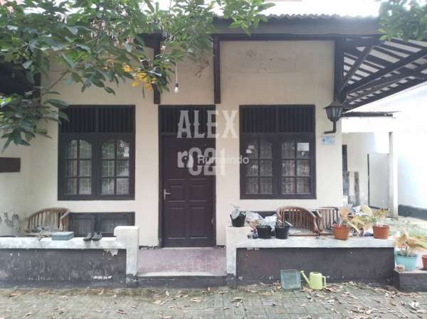 Dijual rumah hitung tanah saja B U Pondok Pinang, Kebayoran Lama, Jakarta Selatan