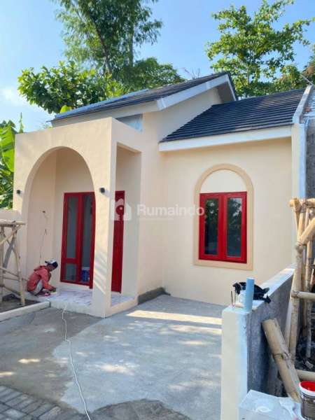 RUMAH DI SEMARANG TIMUR TLOGOMULYO BEBAS BANJIR DP 10 JUTA SAJA